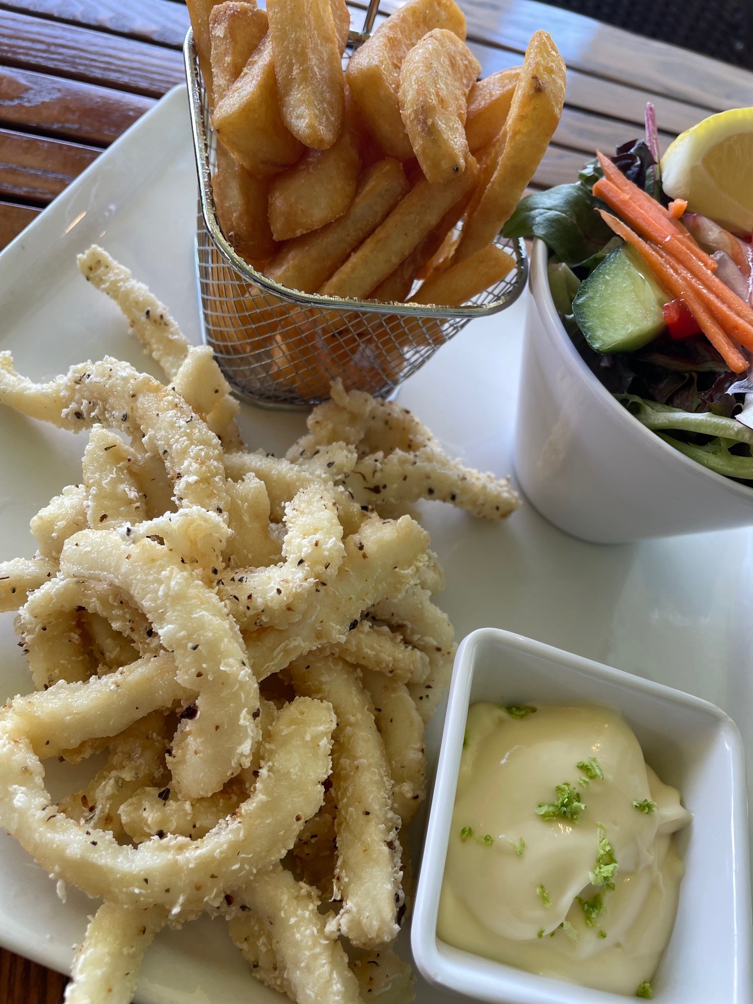 clubmulwala-stonegrill-lime-pepper-squid-chips.jpg