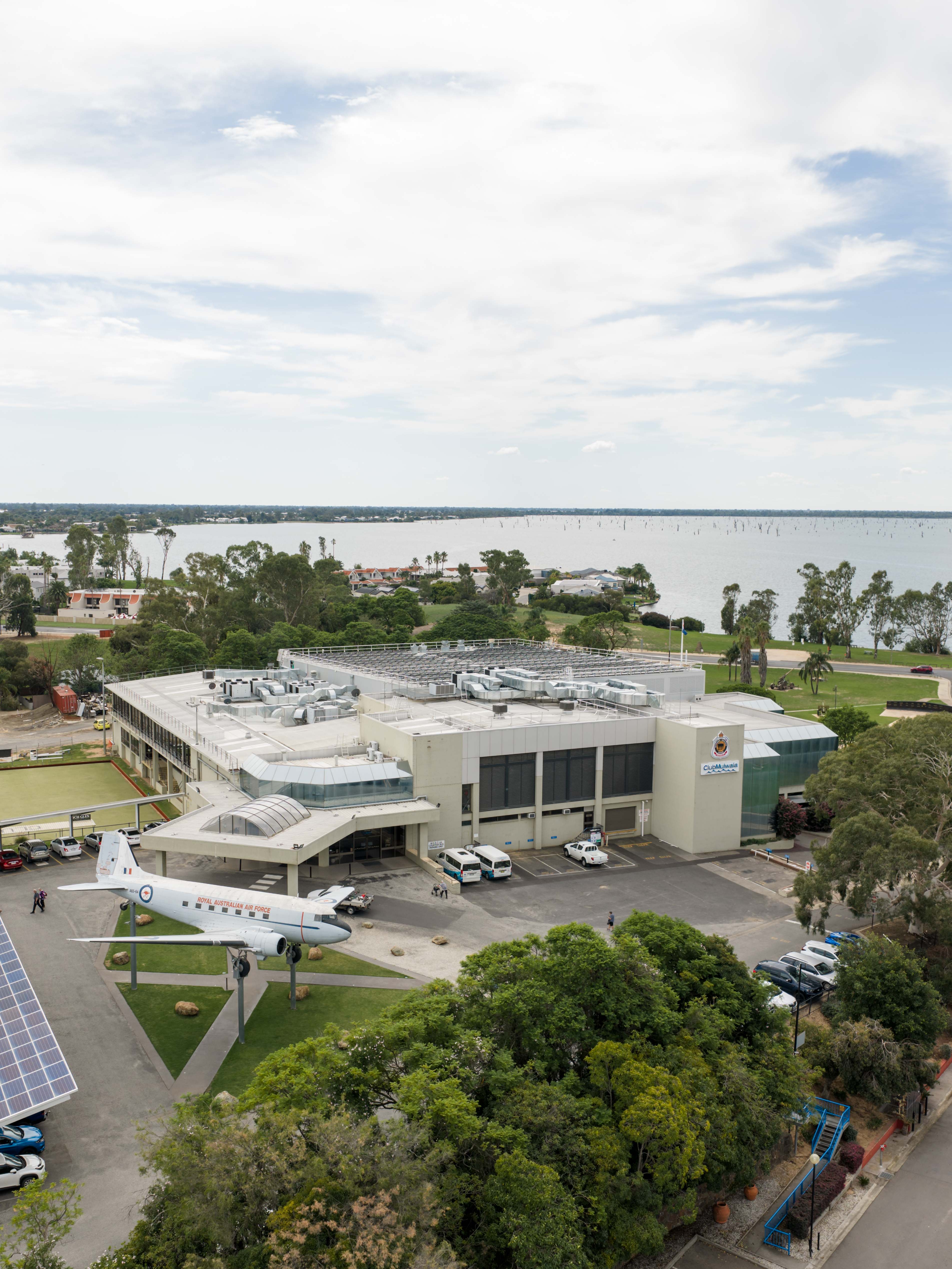 clubmulwala-aerial-lake-mulwala-view.jpg